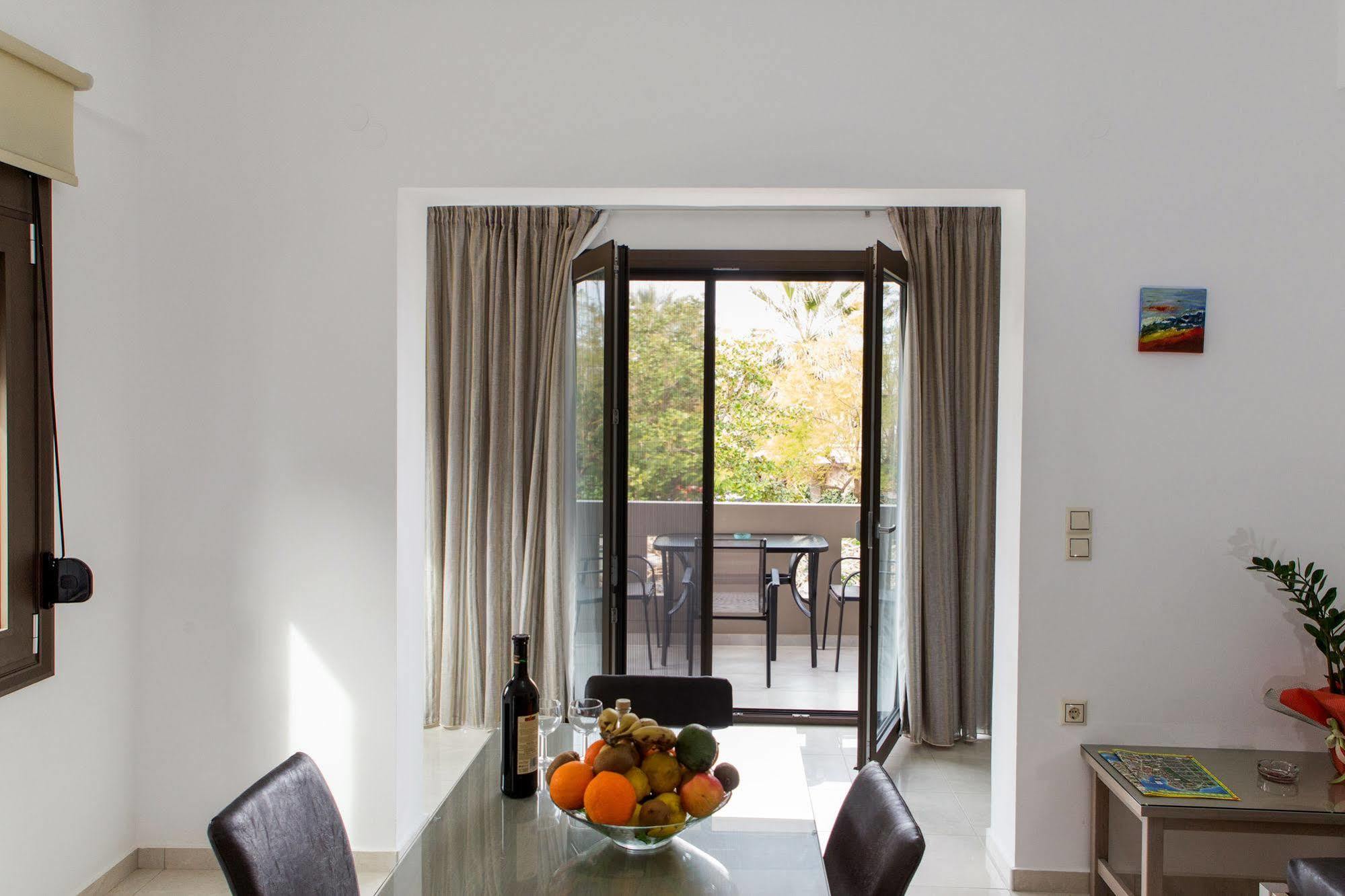 Angela Apartments Kato Daratso Ngoại thất bức ảnh