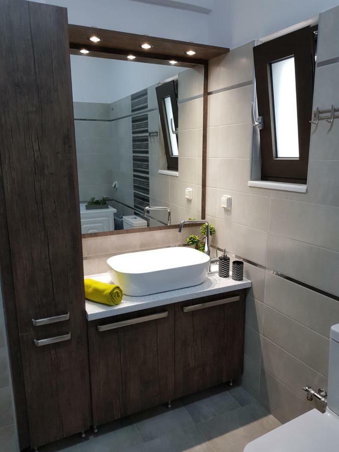 Angela Apartments Kato Daratso Ngoại thất bức ảnh